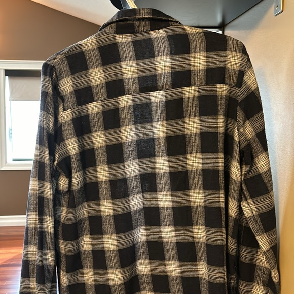 Kelly Wollf Navy/ White Plaid Long Flannel Button Up - Picture 2 of 5